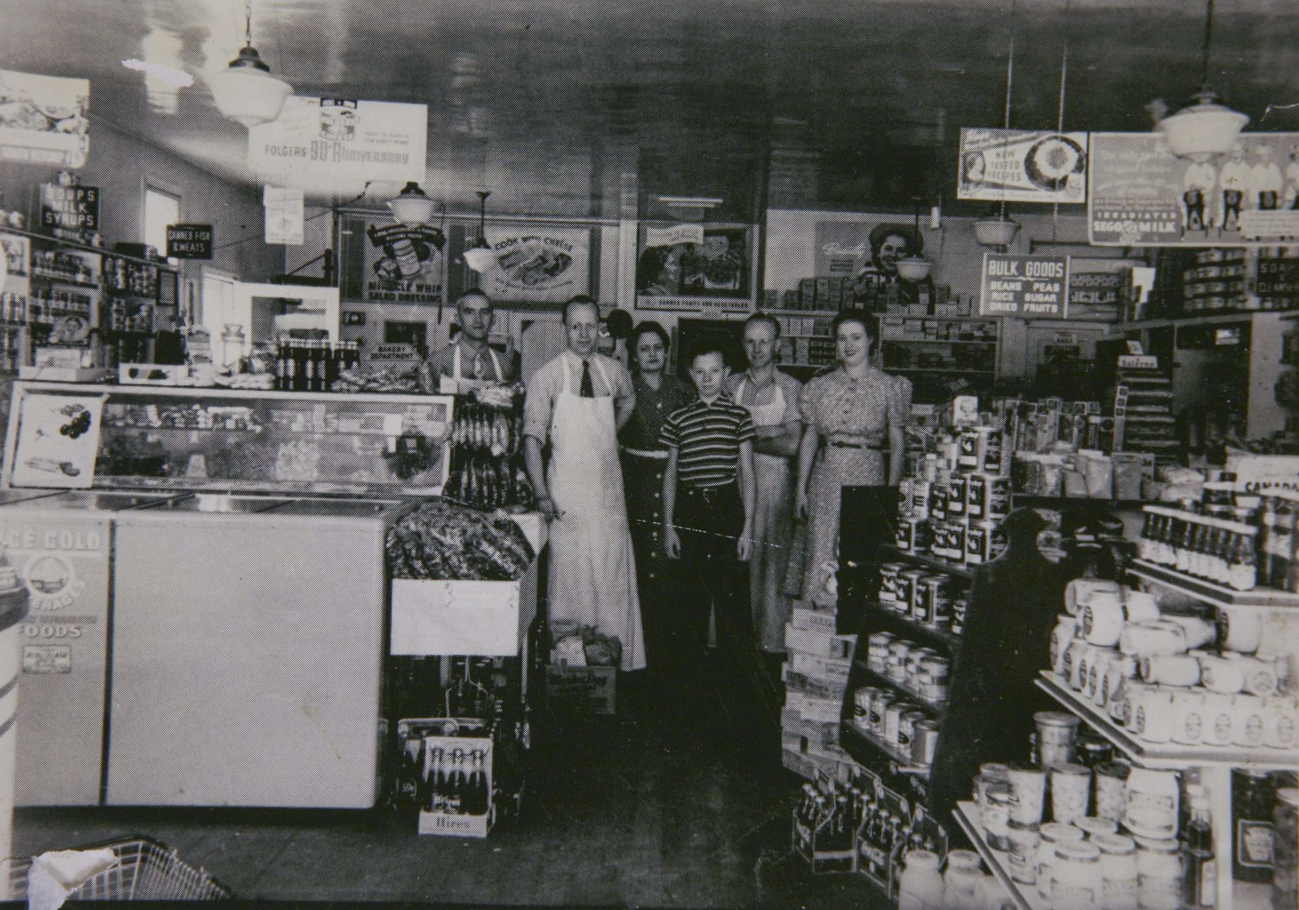 Women Began Working in Grocery Stores